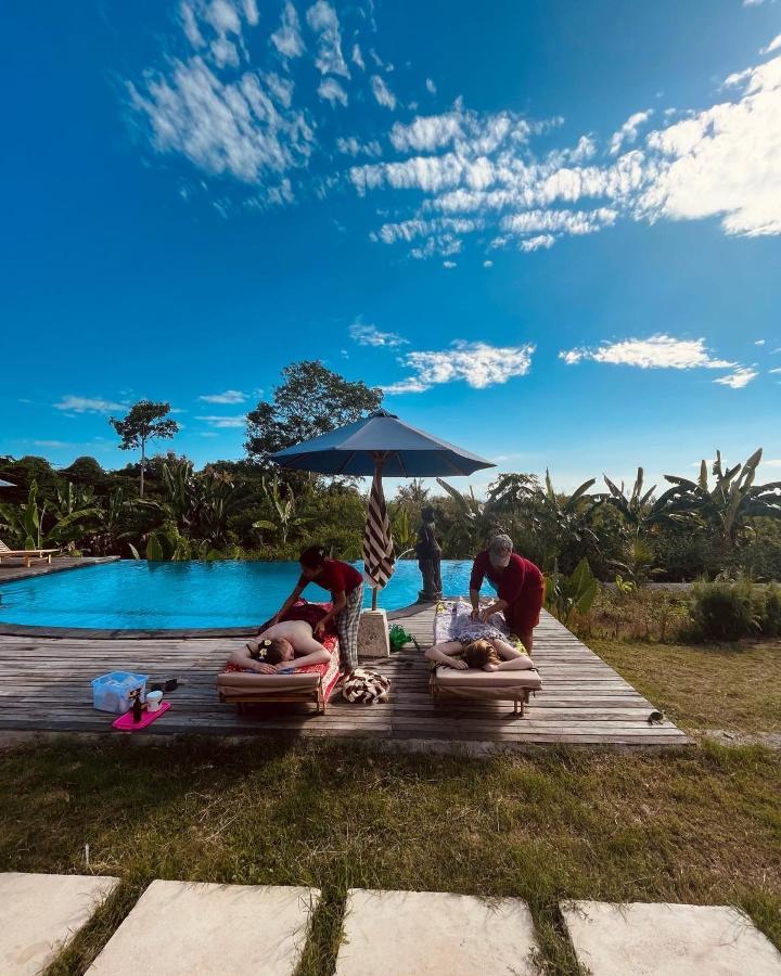 Sunset Hill Lembongan Hotel Exterior photo