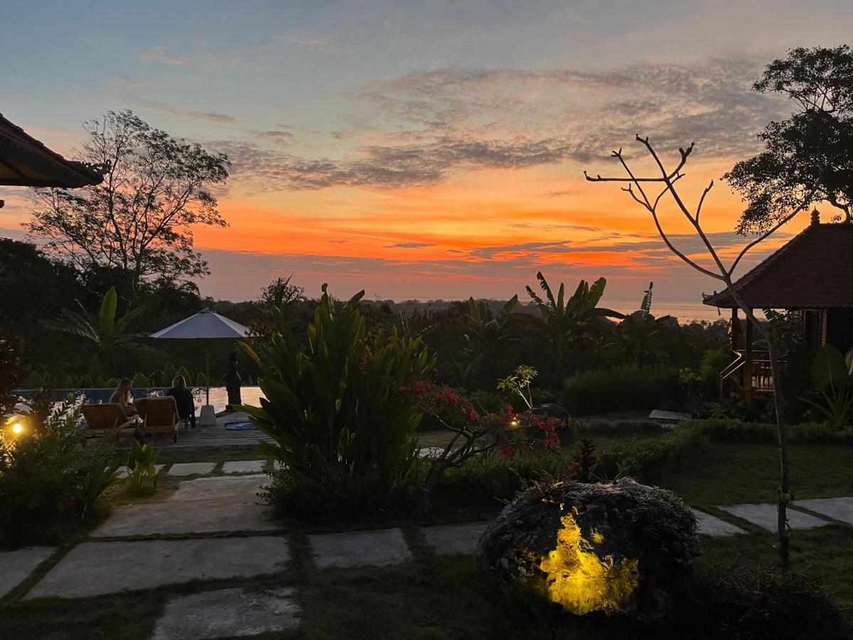 Sunset Hill Lembongan Hotel Exterior photo