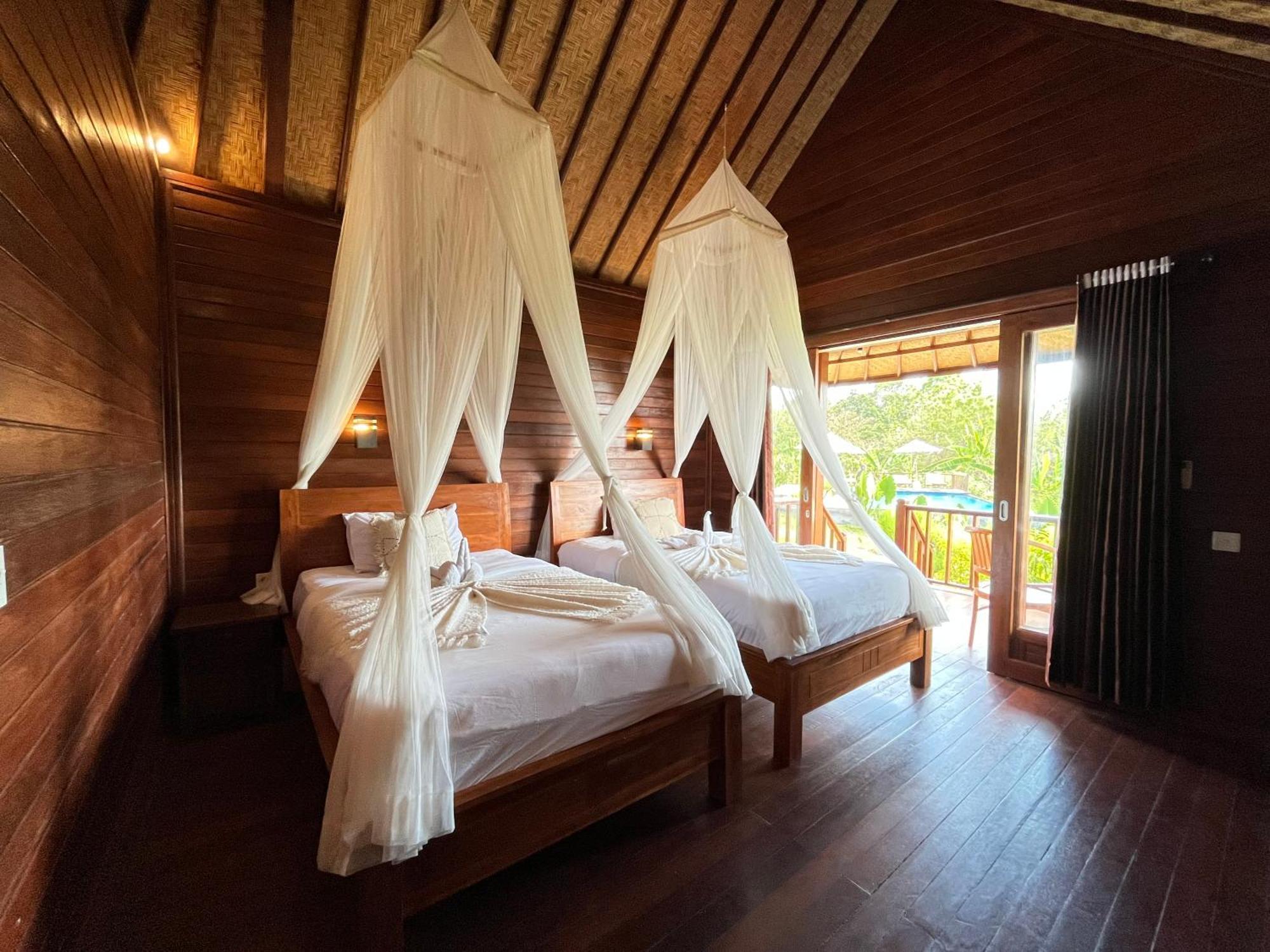 Sunset Hill Lembongan Hotel Exterior photo