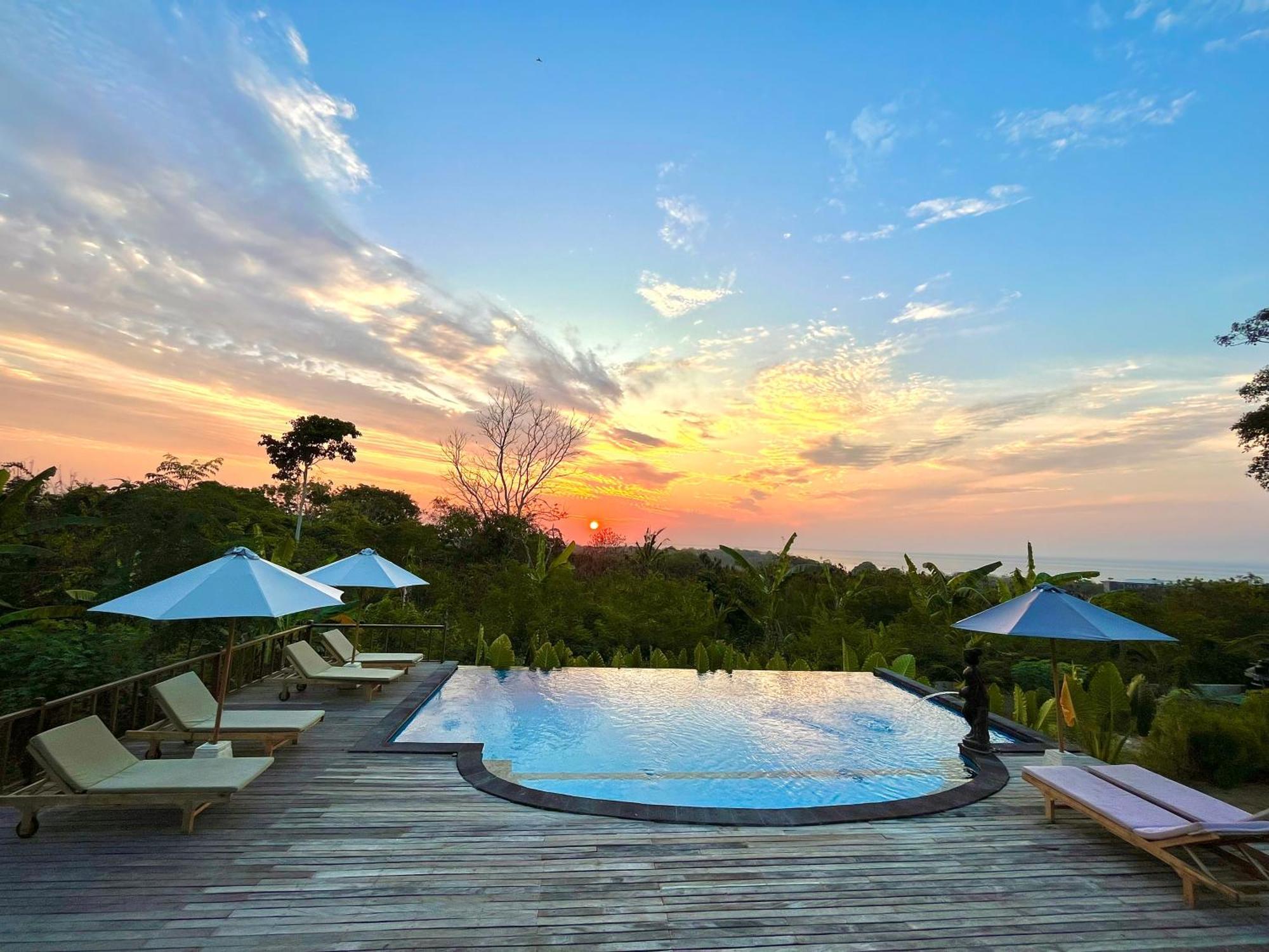 Sunset Hill Lembongan Hotel Exterior photo